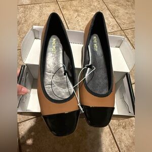 Nine West Black and Tan Loafers